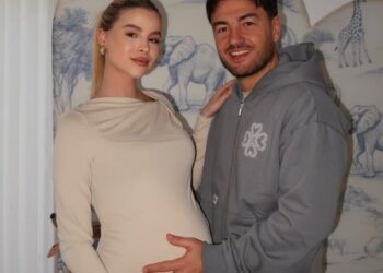 Baba për herë të parë, këngëtari i njohur zbulon gjininë e bebes!