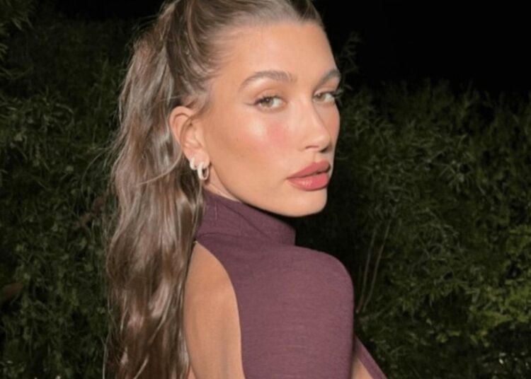 Hailey Bieber na mësoi një sekret për flokët dhe me siguri do jetë trendi i kësaj pranvere!