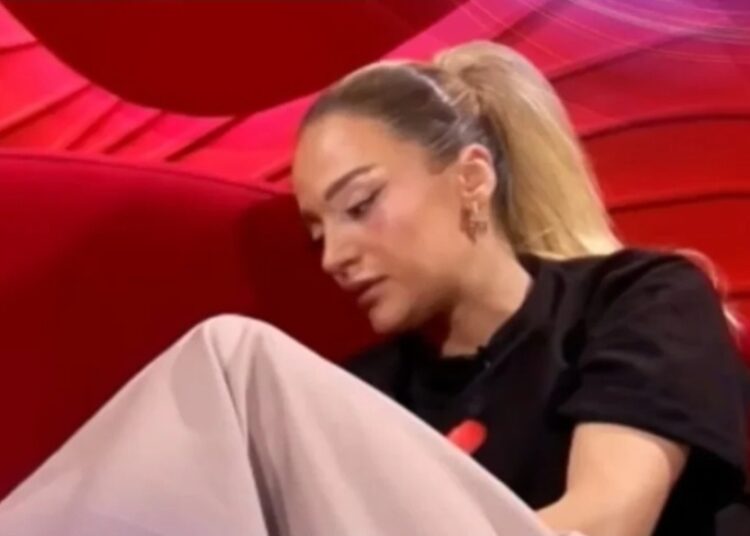 “Jam vetëm”, Selin në lot pas largimit të Gimbos!