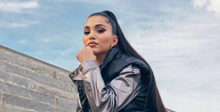 “3 dekada e virgjër”, urimi i këngëtares për veten ndez debate në rrjet!