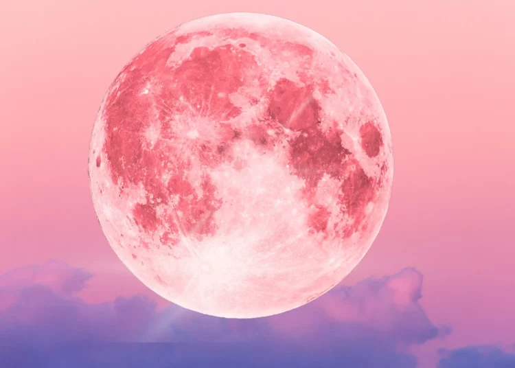 Hëna Rozë pushton qiellin dhe nuk kalon pa ndikur te ne!